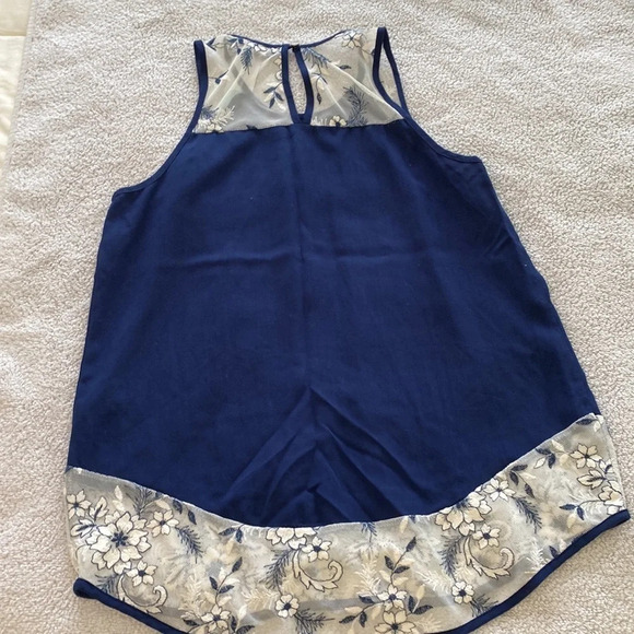 Reneec. kitty Mesh embroidery detail top size XS - Picture 7 of 10